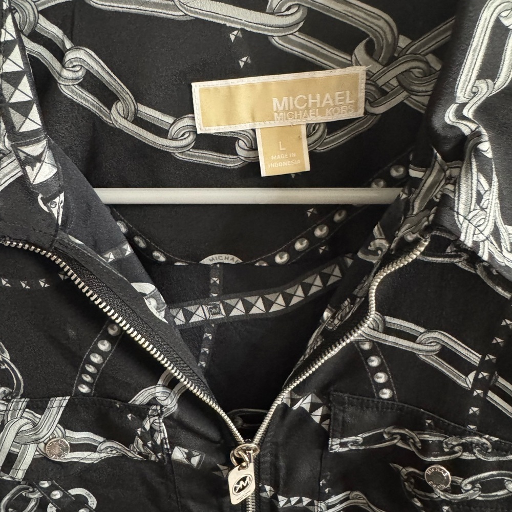 Michaels Black and Gray Chain Print top - Picture 2 of 2